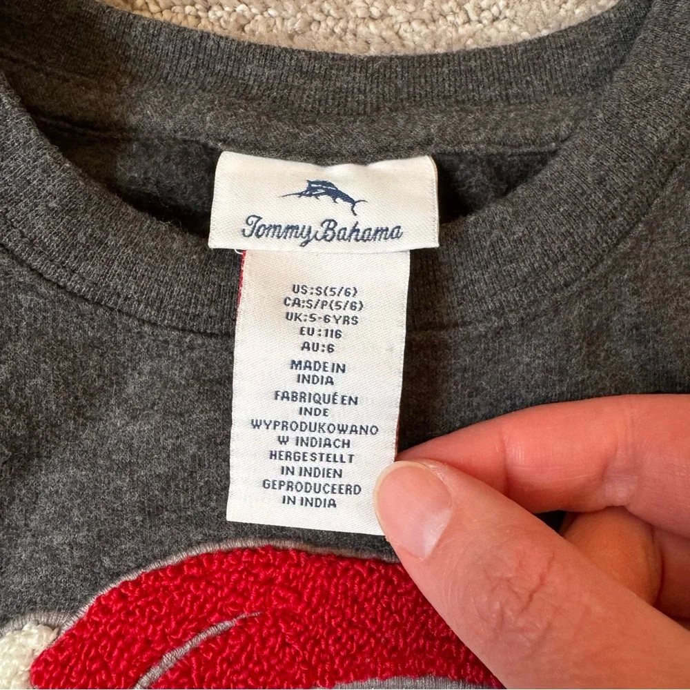 Tommy Bahama Kids Gray Cool Santa Graphic‎ Sweatshirt Size Small (5/6) FLAWED